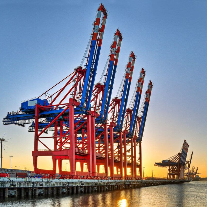 Fotolia 63680611 M Wirtschaft Kraene Hafen